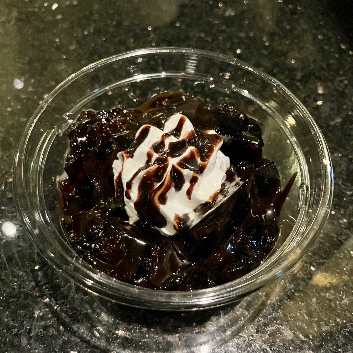 明日『UNISON SQUARE GARDEN FAN CLUB UNICITY 10th Anniversary
“ROCK BAND is fan”』#Kアリーナ横浜 公演🎉

#ArenaBar7 開場〜終演後も営業しております。オリジナルカクテル2種やスイーツ、軽食など販売しております！

Level 7でお待ちしております✨

※プラカップでの提供となります。