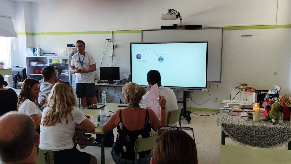 Aulas Sentipensantes @manelrives siempre encandila #aulaBLOG25
