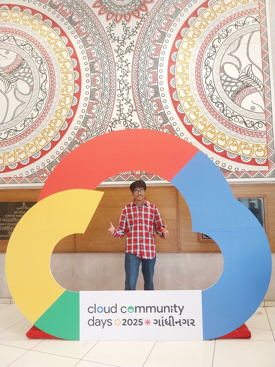 kunjshah_dev's tweet photo. ๐ Todayโs my Birthday โ but I celebrated it a bit differently!
Spent the day soaking in innovation, AI talks, and cloud energy at #GoogleCloudCommunityDay Gandhinagar โ๏ธ๐
#DevLife
@GDGCloudGN https://t.co/yOI6fMYerw