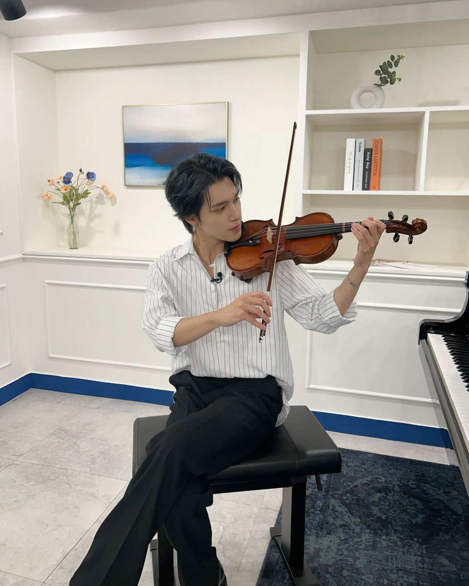 🎻🎶

#HENDERY #黄冠亨 #헨드리  
#NCT #WayV #威神V 
#대신해드리