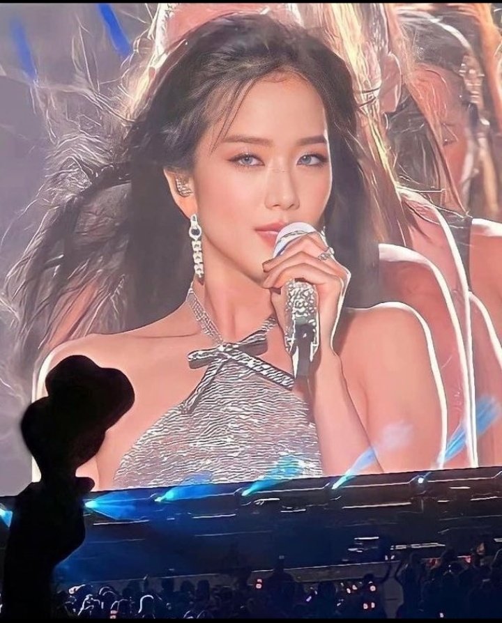 js103x's tweet photo. Can we see jisoo on the big screen more beautiful than today ??? 

JISOO LIGHTS UP GOYANG
#BLACKPINK_DEADLINE https://t.co/27Sa4Mjrqf