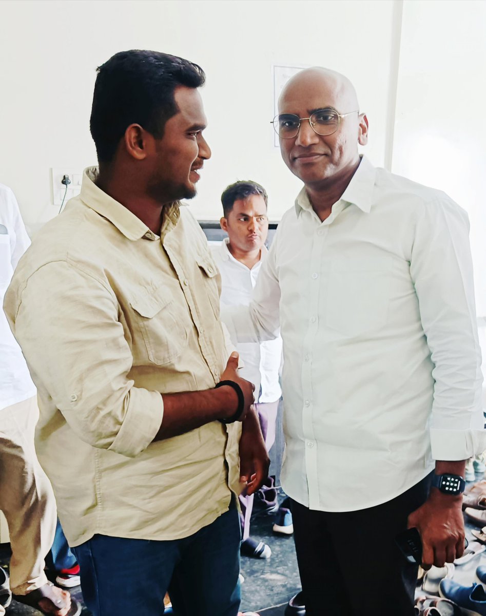 VadapallyNaveen's tweet image. Met @RSPraveenSwaero Sir and discussed students&apos; struggles in universities...

He assured full support and promised to visit campuses soon..

Let’s unite, raise our voice, and fight for justice! ✊🔥

#TotalRevolution #StudentPower #VoiceForJustice #RSPraveenKumar