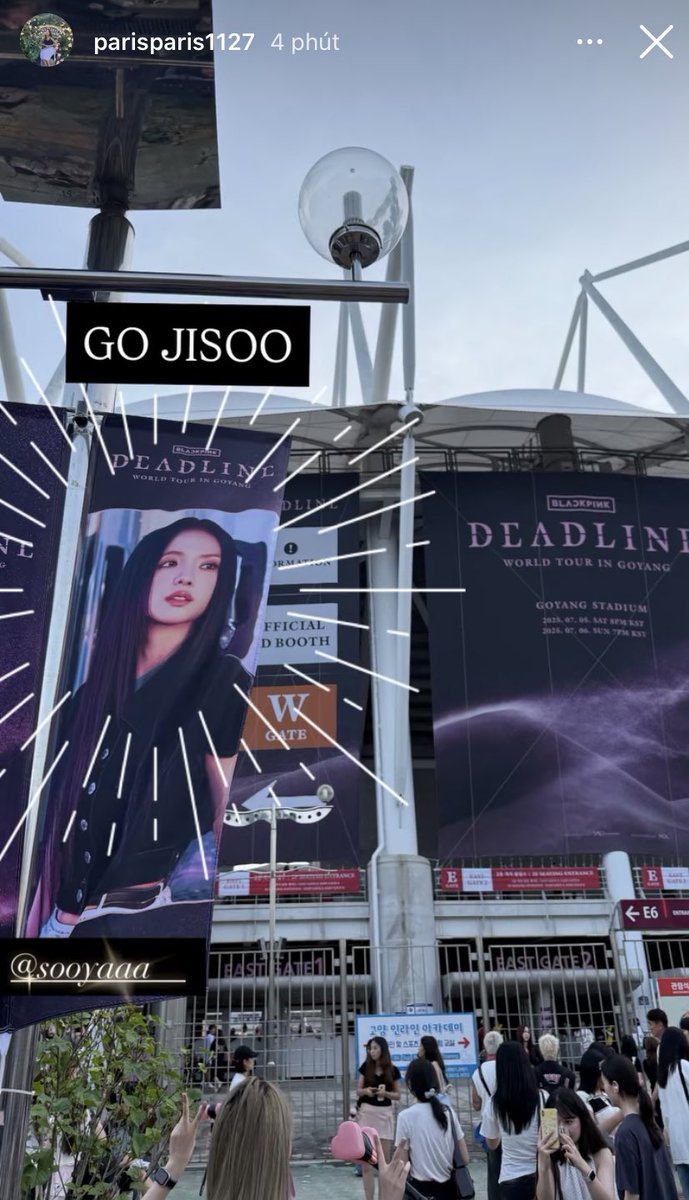 rysooyaaa's tweet photo. staff Dior beauty Korea 

JISOO LIGHTS UP GOYANG 
#BLACKPINK_DEADLINE https://t.co/2wr2AhQoFj