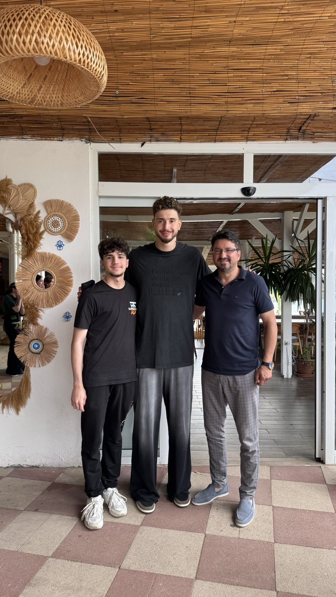 Ülkemizin ve Giresun’un gurur kaynağı 
milli basketbolcumuz Alperen ŞENGÜL
Tirebolu Doğal Dükkan’da misafirimizdi.
#alperensengül #basketbol #tirebolu #dogaldukkan