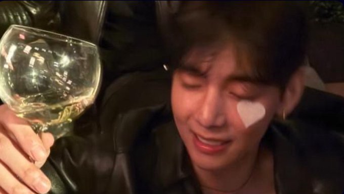 abi 🌸 is seeing bts ⊙⊝⊜ tweet media