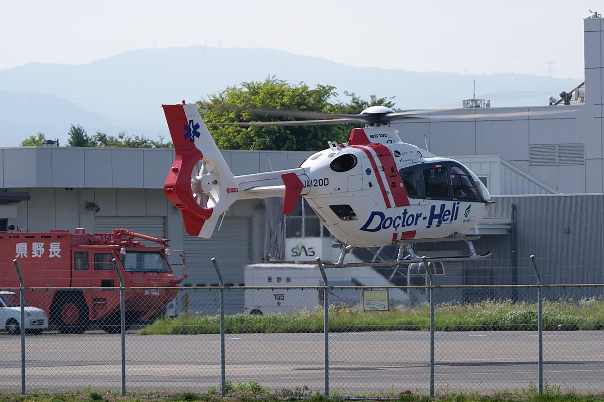 enadora_jp's tweet photo. 信州ドクターヘリ松本
撮影日:2025/06
#信州大学付属病院
#Eurocopte
#ec135p2plus
#ec135
#ドクターヘリ
#ユーロコプター
#松本空港
https://t.co/swCAvx9p0J https://t.co/LDclHX3vNw