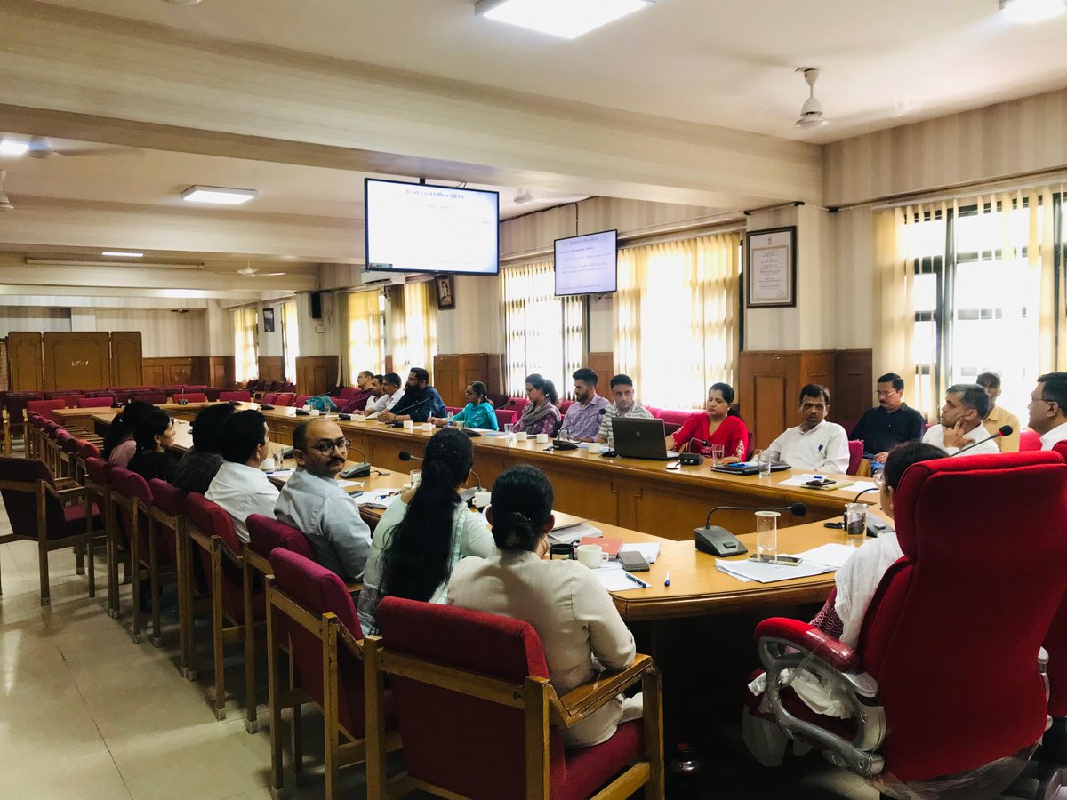 deo_solan's tweet image. बूथ स्तर अधिकारियों के राष्ट्रीय प्रशिक्षण कार्यक्रम के अंतर्गत जिला सोलन के पांचों विधान सभा निर्वाचन क्षेत्र स्तर के मास्टर प्रशिक्षक की एक दिवसीय कार्यशाला का आयोजन उपायुक्त कार्यालय सोलन के सभागार में आयोजित किया गया @hpelection