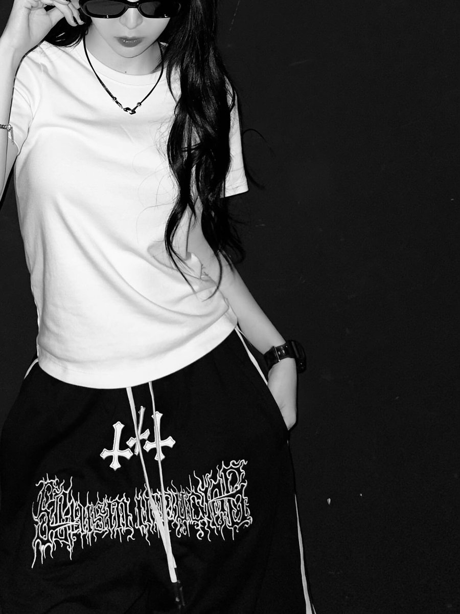byulbaeri's tweet photo. idk how you’d call it but I’m so in love with this era of moonbyul https://t.co/MUiUSvCXjR