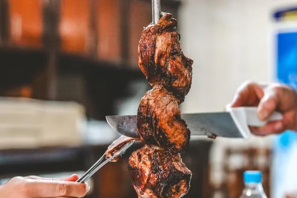 g1rs's tweet photo. Porto Alegre recebe o Festival Mundial do Churrasco neste sábado, no Parque Harmonia https://t.co/oO0aS5PNhC #g1RS https://t.co/F0eft32sl4