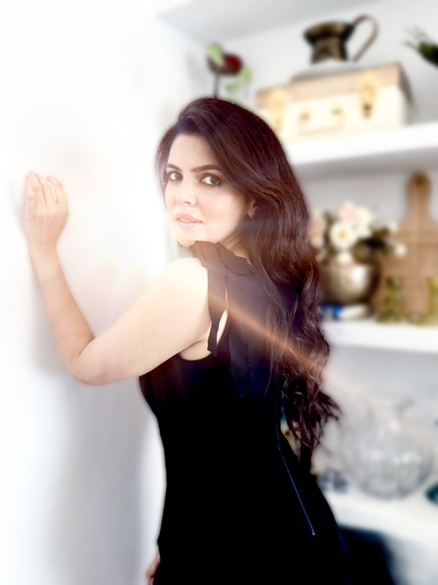 Ihana dhillon (@ihanaofficial) on Twitter photo 