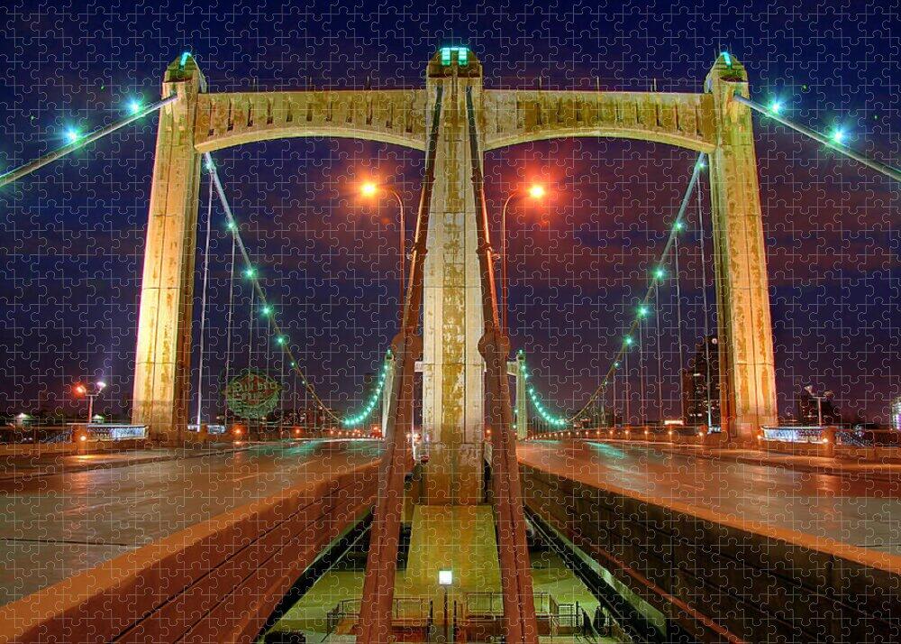 I sold a 1000 piece Jigsaw Puzzle of "The Hennepin Avenue Bridge Minneapolis" to a buyer from St Paul, MN.

Thank you so very much!

More details: fineartamerica.com/featured/henne…

#BuyIntoArt #AYearForArt #minneapolis #Minnesota