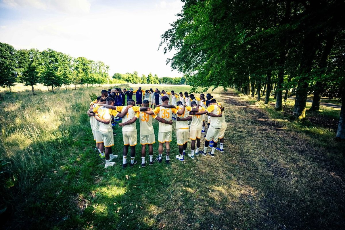 FuluSmooth's tweet photo. The boys are in Netherlands..#Emahlathini @KaizerChiefs @orlandopirates @Masandawana https://t.co/jy8PsE9eEi