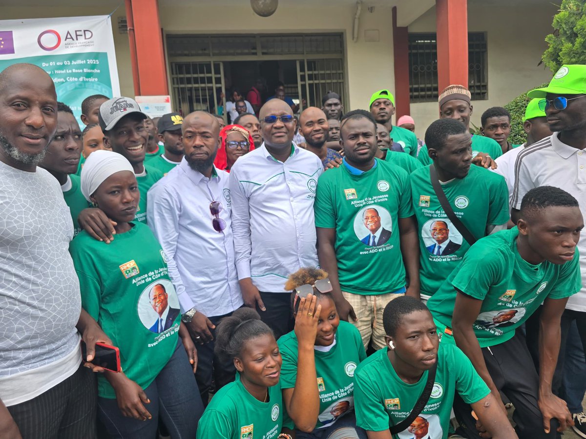 PapaAdo225's tweet photo. M. Zanga Coulibaly, Président national de l’AJUCI, envoie un message fort :
« Le Président Ouattara est l’homme de la paix et du progrès.
‘Trop, c’est trop’ n’est pas notre combat.
L’unité et les urnes sont notre réponse. Cap sur 2025 ! »
#CIV2025 #UnisPourLaPaix #AvecADO https://t.co/F8LFvmYMgZ