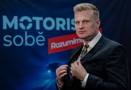 lucyhopes7's tweet image. Já si pořád říkám, proč ty úplně všechny hnusy nevylezly na hranatou hlavu Turek od okurek @DolphSegal  před volbama do Europarlamentu, strana Motoristé jde do prdele, to je jasný, ale mohl být ušetren i Europarlament o takového zmrda, ne?
