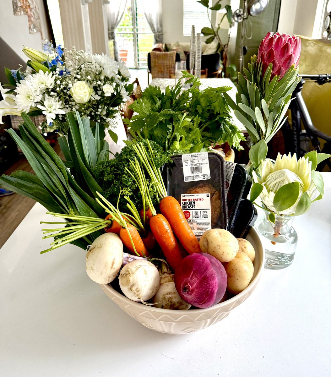 A wet ☔️ cold 🥶 Cape weekend &amp; week needs a fresh made pot of chicken &amp; vegetable soup 
<a href="/OZCFarm/">Oranjezicht CityFarm</a>