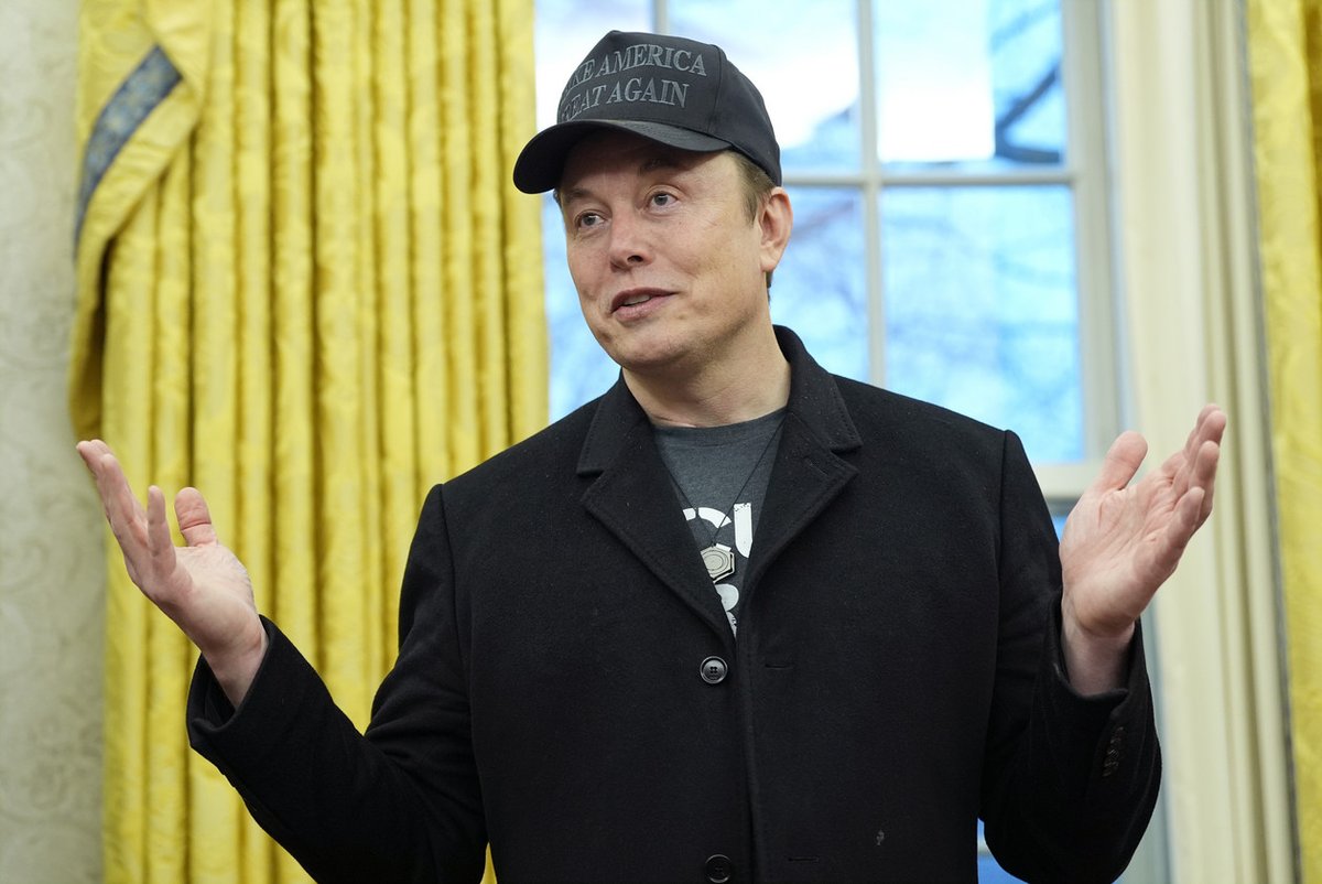 CryptoNewsHntrs's tweet photo. 🚨 Elon Musk Backs Sen. Rand Paul's Criticism of Trump’s Megabill 🚨
In his first comment since the bill passed, Elon Musk supports Senator Paul’s opposition to the massive legislation.
#ElonMusk #RandPaul #Trump #Megabill #Politics #News #WorldNews #CryptoMarket https://t.co/C9yJdQb9qE