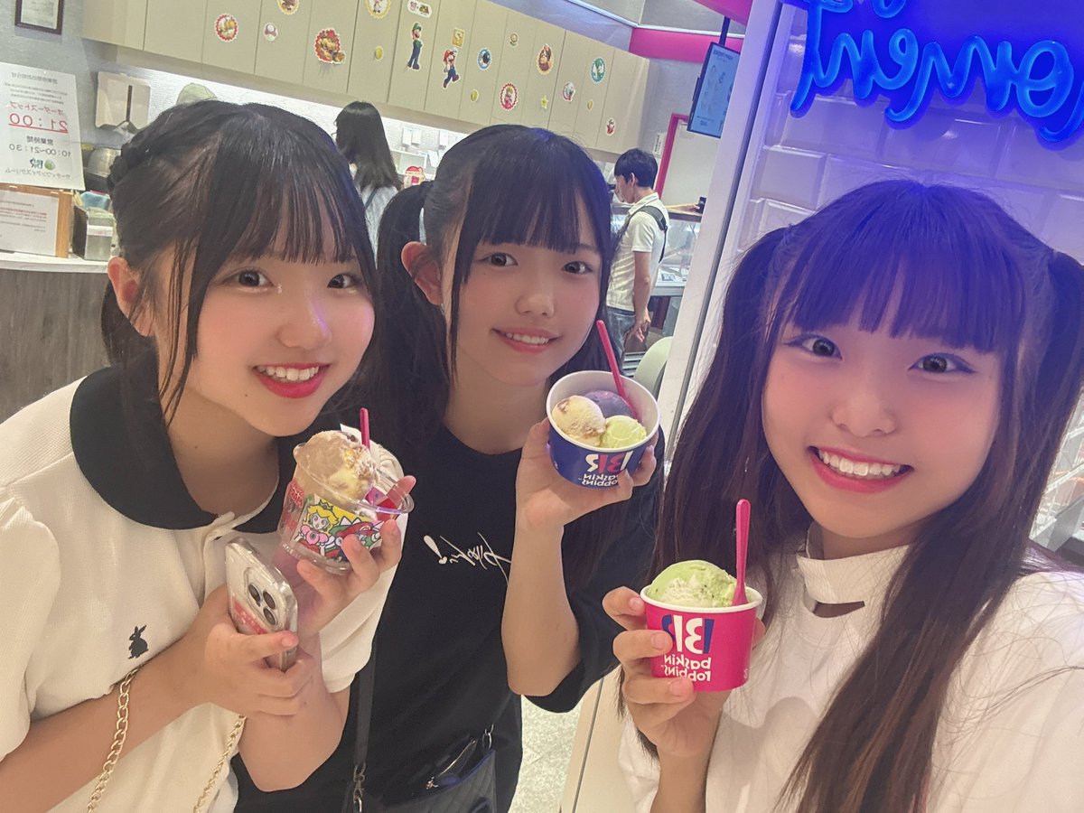 ♡ 新星堂presents iPOP fes. @リーフウォーク稲沢♡
♡ IDOL CREAM SODA!! in Nagoya -DAY2-♡
ありがとうございましたᵔᢦᵔ💕

めためた充実した土曜日過ごせて幸せ感じましたね💕︎(*˘︶˘*)ほんとに楽しかった🎶
また、お店でのライブもしたいし、レニーでもライブしたーい🤤

改めてありがとう🫶🏻