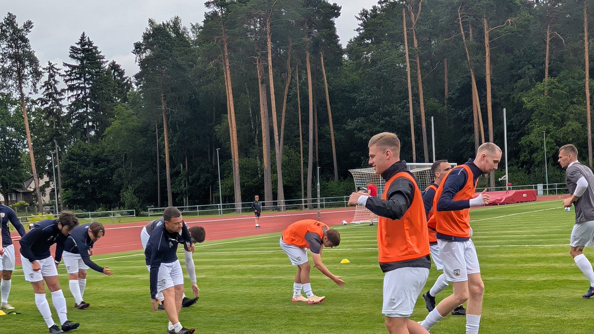 JfcViola's tweet photo. Pirms spēles ar 2.līgas A grupas līderiem Valmieras FC https://t.co/1x2VfH6h3S