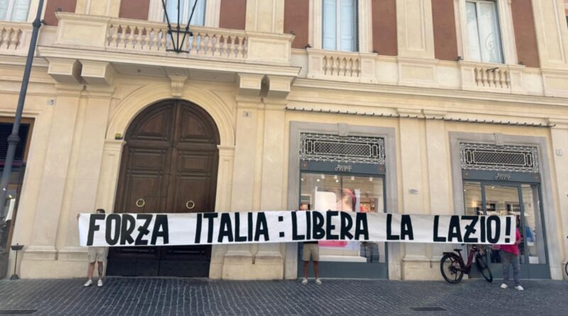 Stamattina Altro striscione.