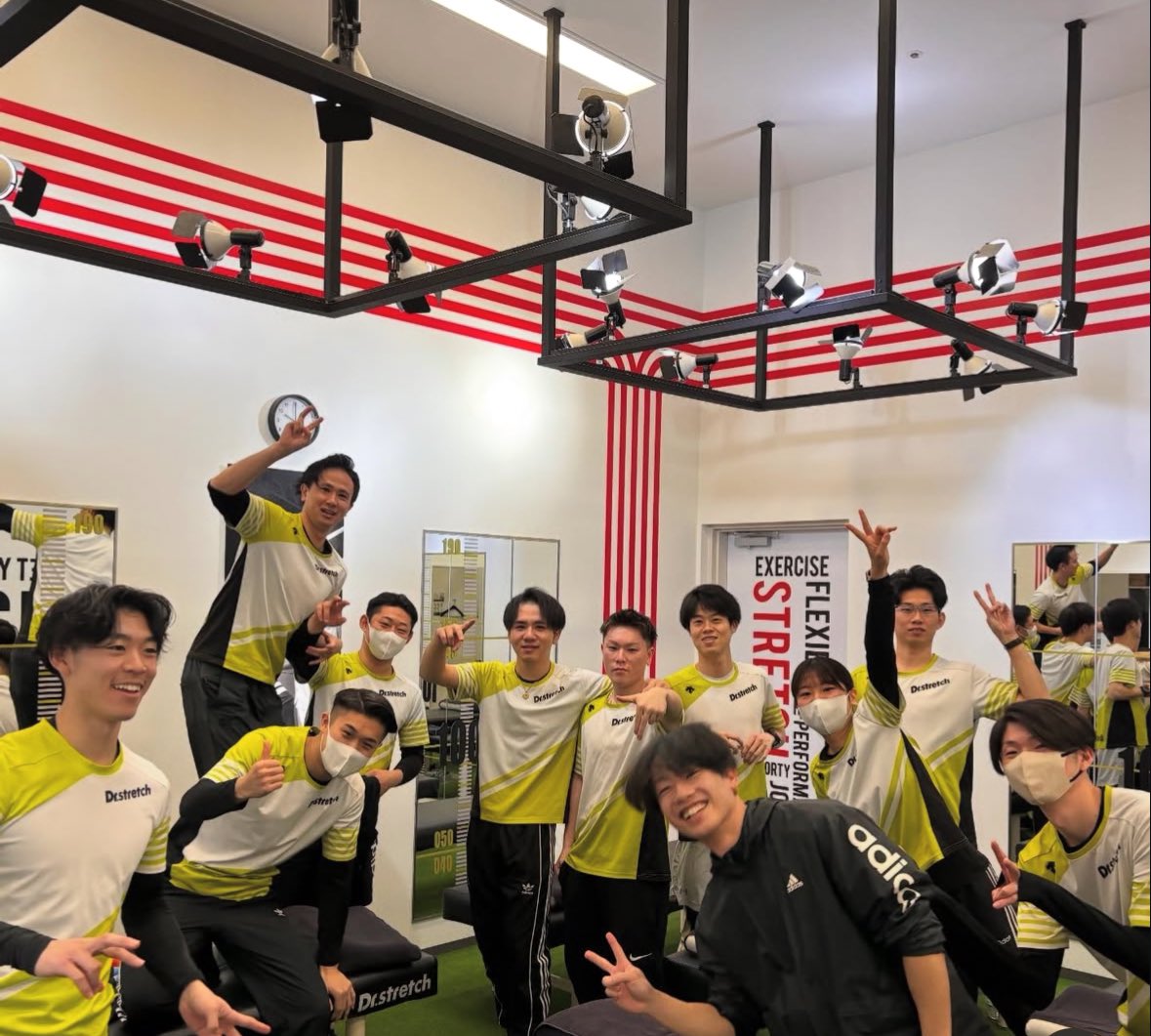 152cvm's tweet photo. 夢中になって頑張ってきたことほど
成功か失敗か、結果が大事になってくる
でも本当に大事なのは
結果より何をしてきたのかだと私は思う‼️

加速だけが人生じゃないし
いつでもスタートラインを引けるのが
ほんとの強い人🌻🩷
つまり新都心のみんなってこと

まとめると大好きです

#STT 
#やるぞ https://t.co/me88oR9gRC