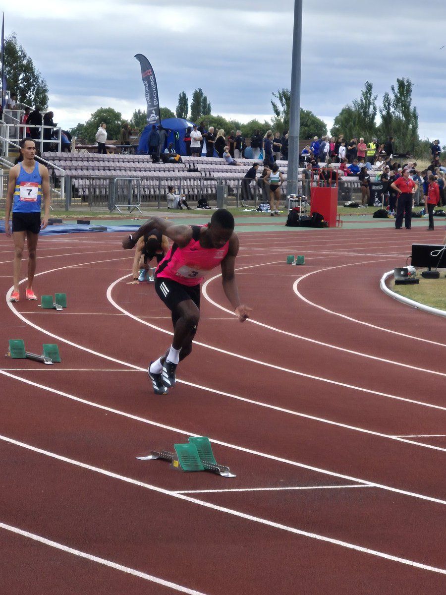 glasgow_jaguars's tweet image. @glasgow_jaguars 1st wow, Bradley PB 400mH 50.55. @JomaSportUK @Nat_Ath_League @scotathletics @PeopleMakeGLA