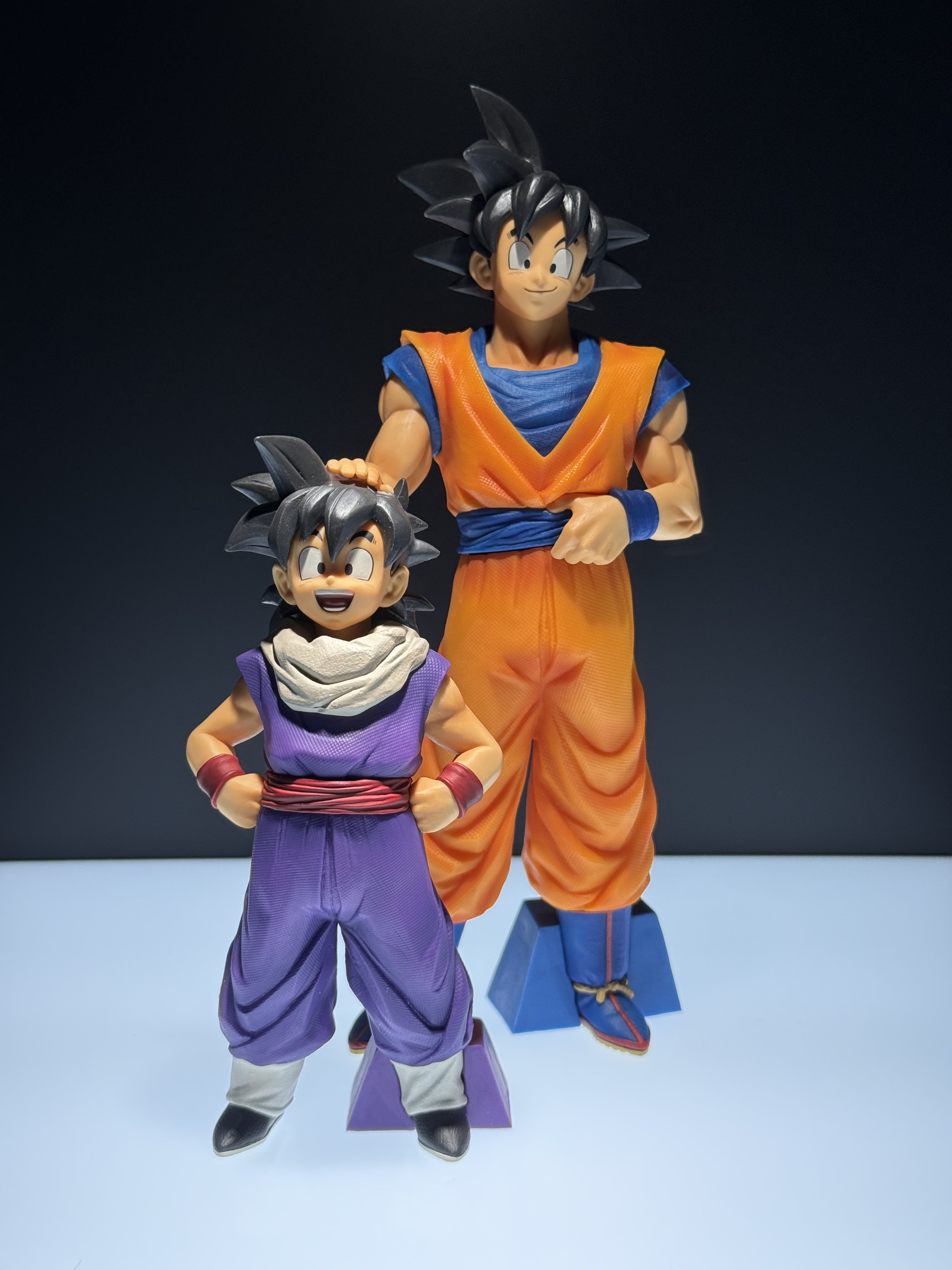 フィギュアケース・ドラゴンボールフィギュア 大量のドラゴンボールフィギュアで詰まったコレクションケースの