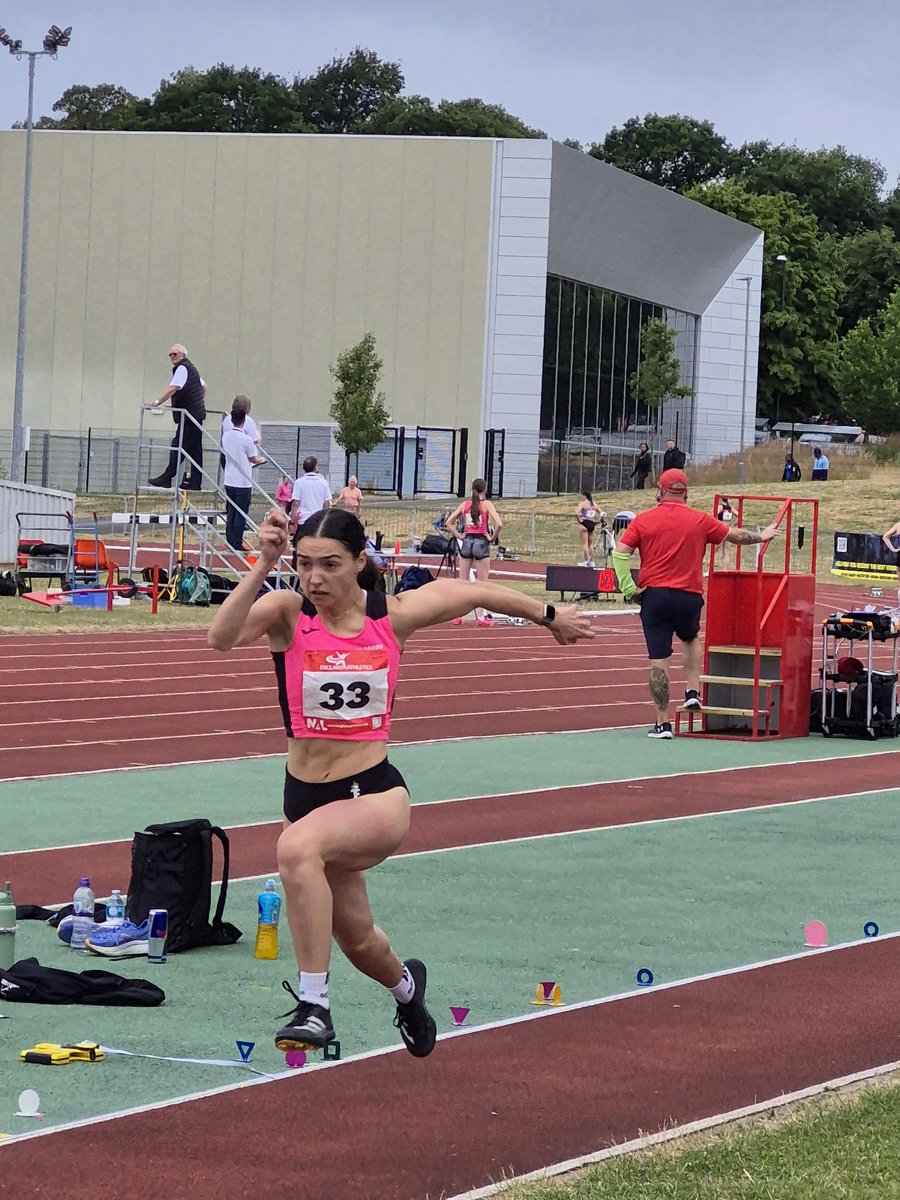 glasgow_jaguars's tweet image. Girls getting @glasgow_jaguars long jump underway.
@Nat_Ath_League @JomaSportUK @scotathletics @PeopleMakeGLA