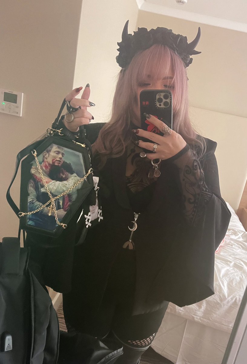 s_chainsaw's tweet image. RDC7 Day 2! Come find me for stickers and photocards 🥰
I forgot to post about it yesterday but I was at Day 1 🥲