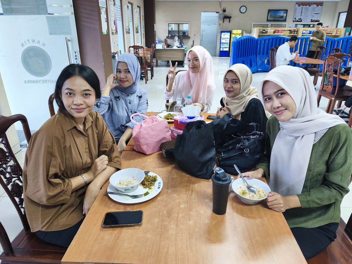 dikerjaan tenryata jg main sirkelsirkelan😭