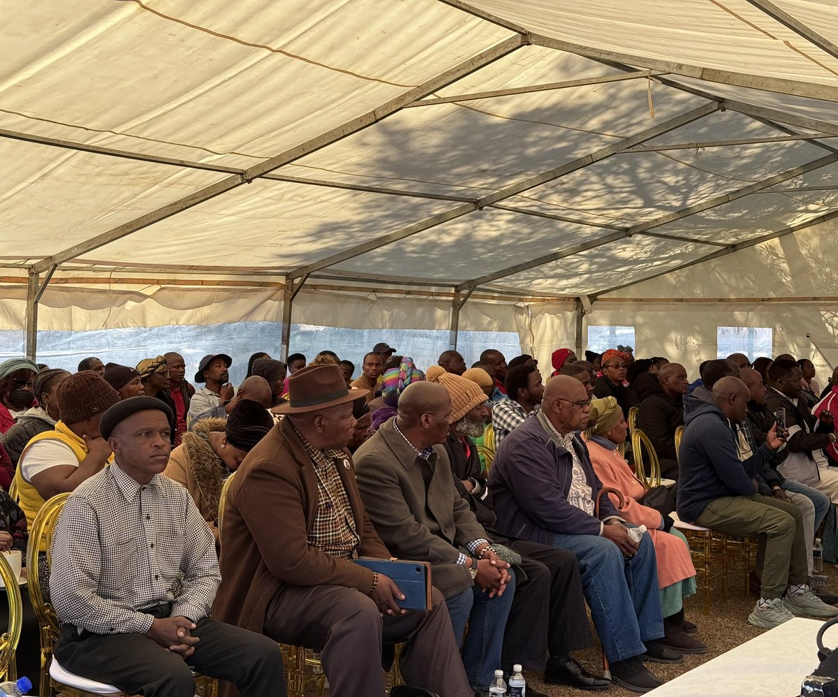 [Underway] 📍 Vaalbank, KZN. 

First engagement of the day: Meeting with Izinduna and the Vaalbank Crisis Committee, comprising community members, religious leaders and various community organisations. 

The Crisis Committee was formed to deal with issues of crime in the area.