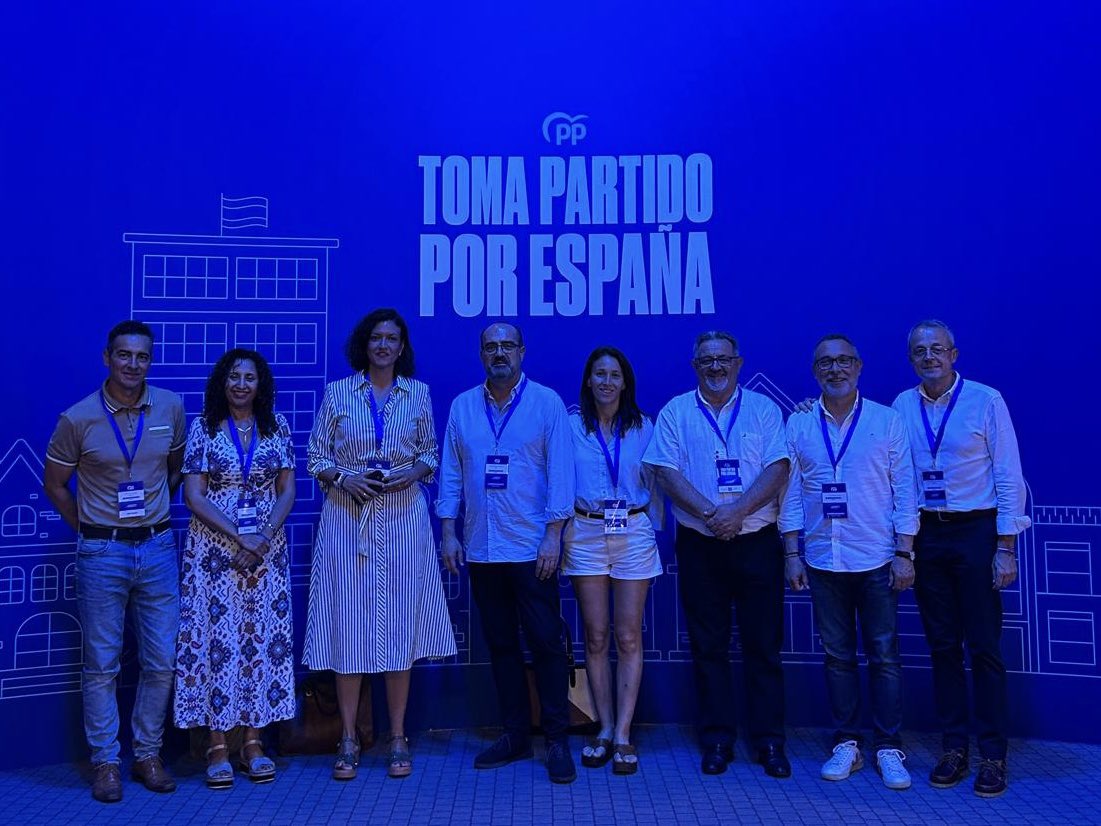 “Construir España es apostar por los servicios públicos de calidad y por las personas. El <a href="/ppopular/">Partido Popular</a> se caracteriza por tener gobiernos útiles, eficaces y cercanos”.
<a href="/alferma/">A F M</a>
#21CongresoNacionalPP 
#TomaLaPartidoPorEspaña