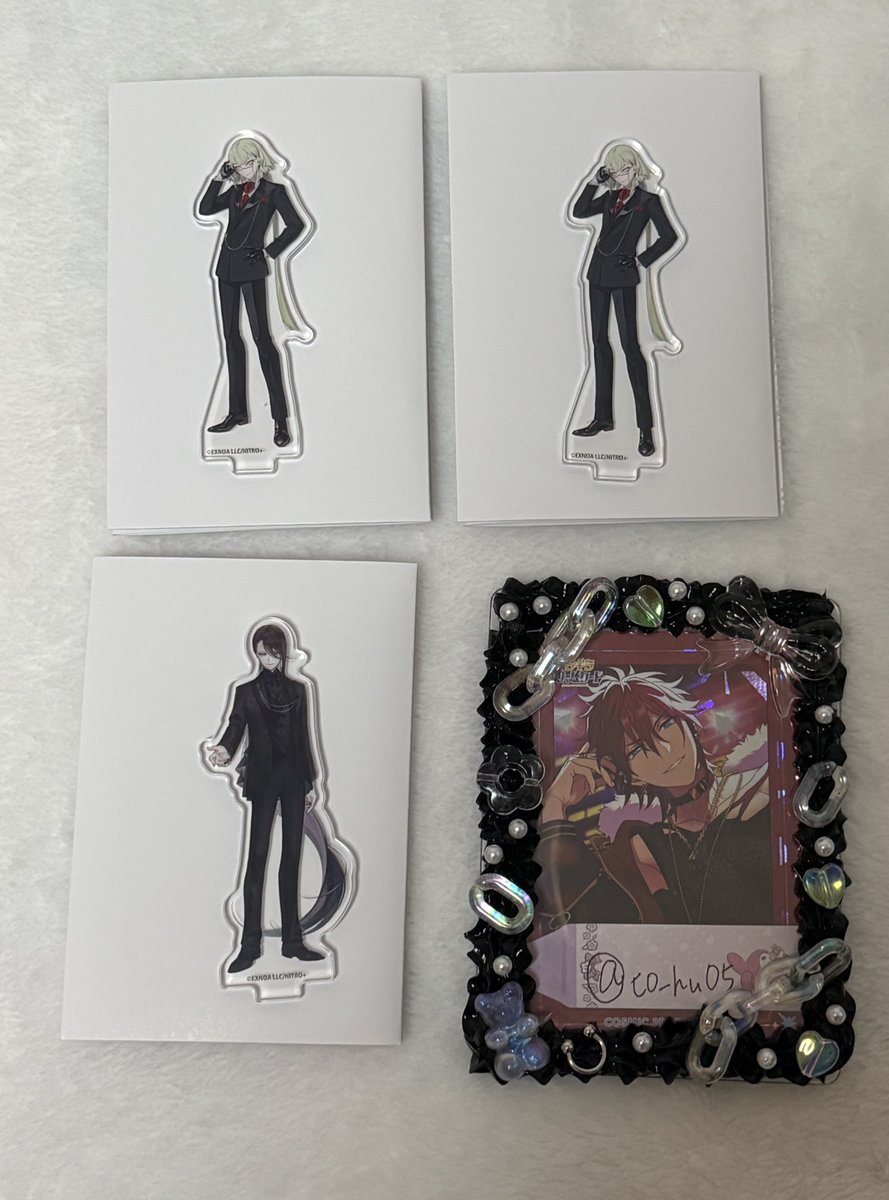 to_hu05's tweet photo. 【交換】刀剣乱舞 大本丸博 祝装 ミニアクリルスタンド アクスタ 

譲：石田正宗2  丙子椒林剣

求：八丁念仏

郵送での交換希望です。
よろしくお願いいたします。 https://t.co/l9CFkOeN1t