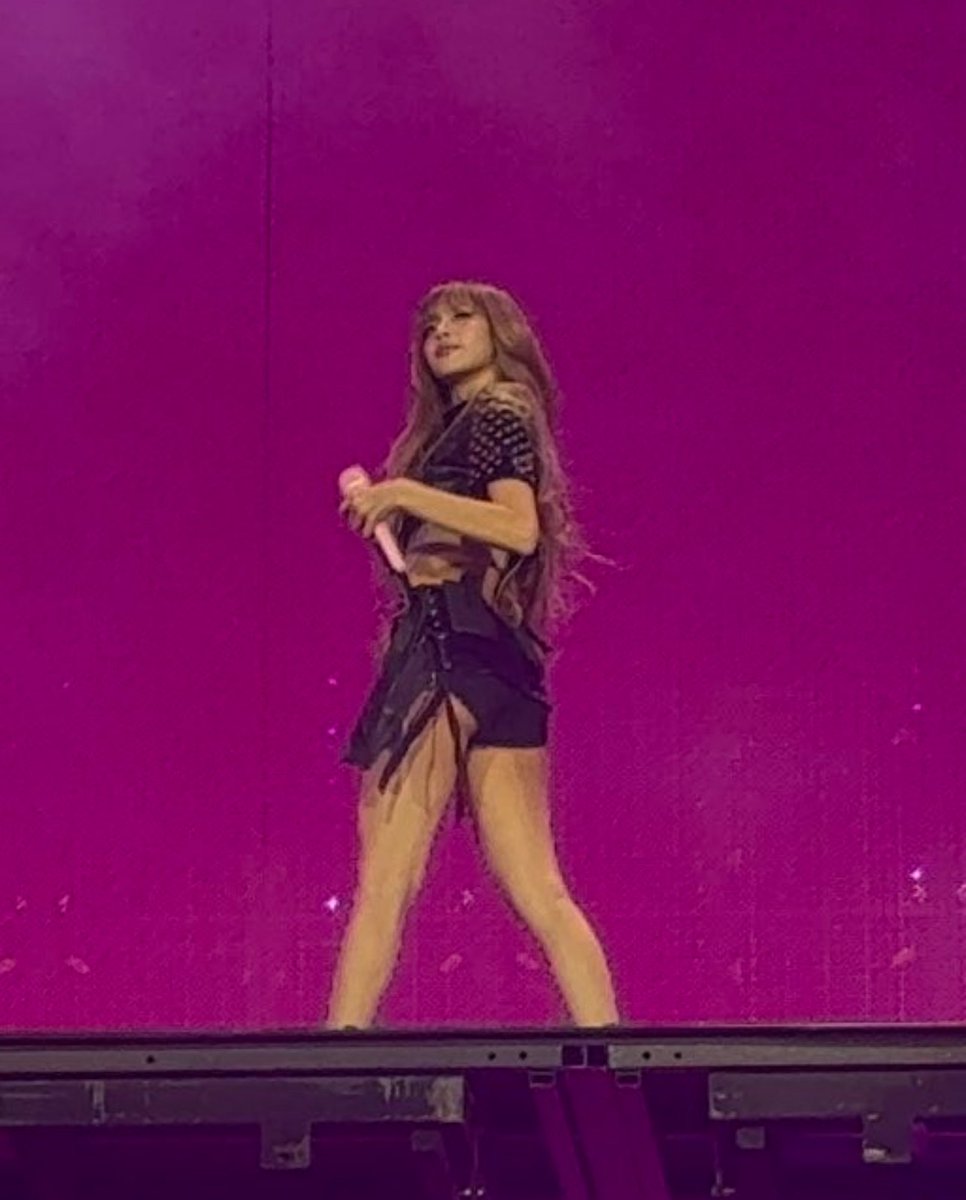 Concert start! LISA DURING THE OPENING!

LISA ROCKS GOYANG STADIUM
#DEADLINEinSeoul_LISA
#BLACKPINK_DEADLINE