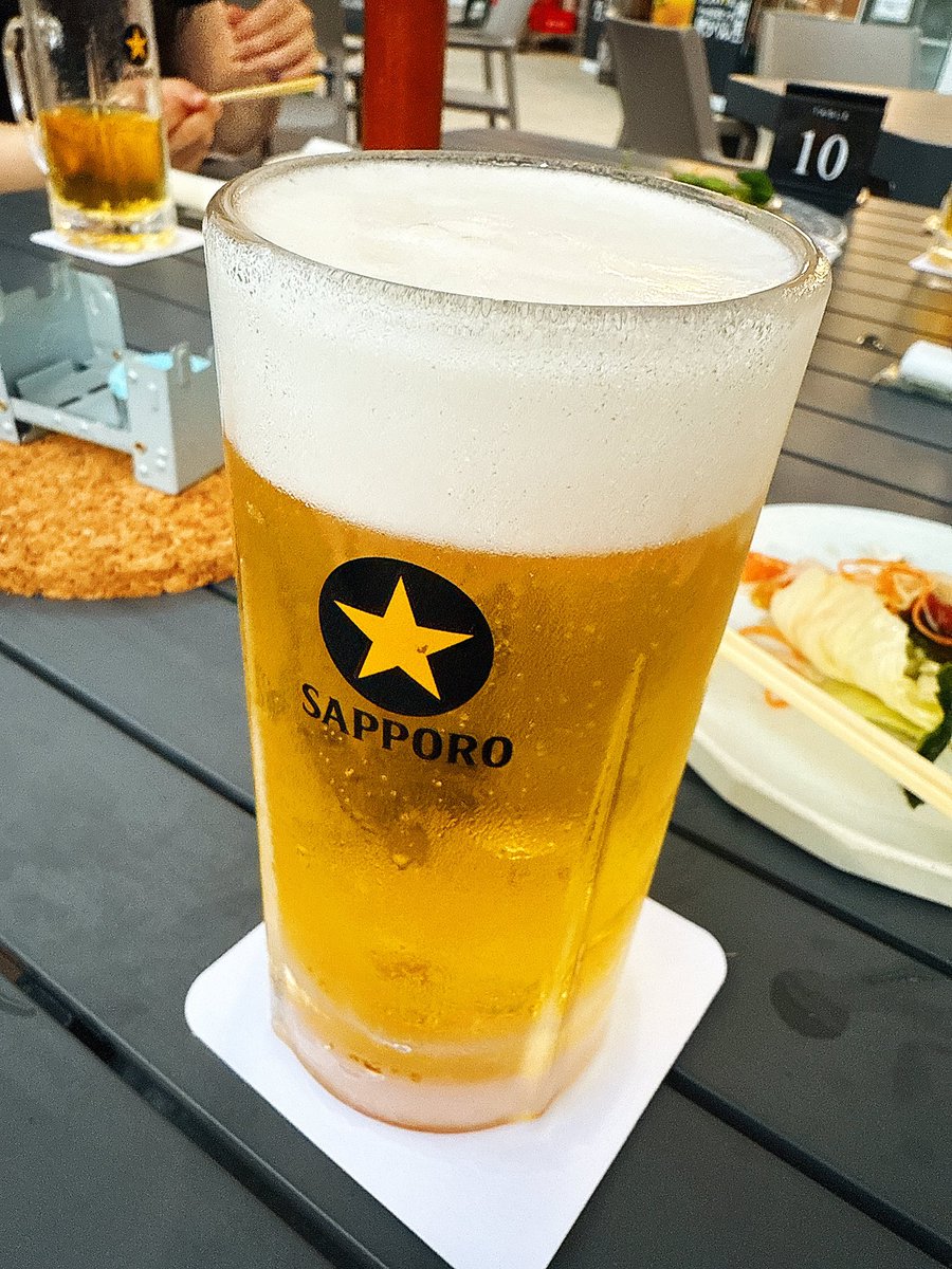 今年初のビアガ🍻屋外で飲むビールほど美味しいものはない！