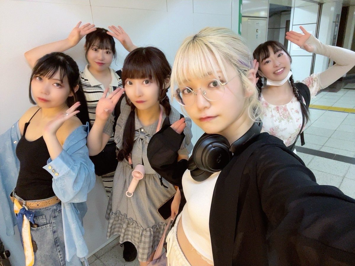 _DOLLs_Party_'s tweet photo. 名古屋��征ありがとうございました‼️

次回はついに7/26(土)恵比寿クレアートにて現体制ラストライブです🥲
たくさんのご来場お待ちしています🙏

💜望月えりす🌙@Moon666Elice
🩷桃井なこ🎀@na__chan1125
🩵星乃みゆき⭐️@2525_hoshi
💚撫手うつた🍀@_IAbeqKX
💛乙神女サリー🍺@OkameSally 

#どるぱり https://t.co/tFrVJk5DEd