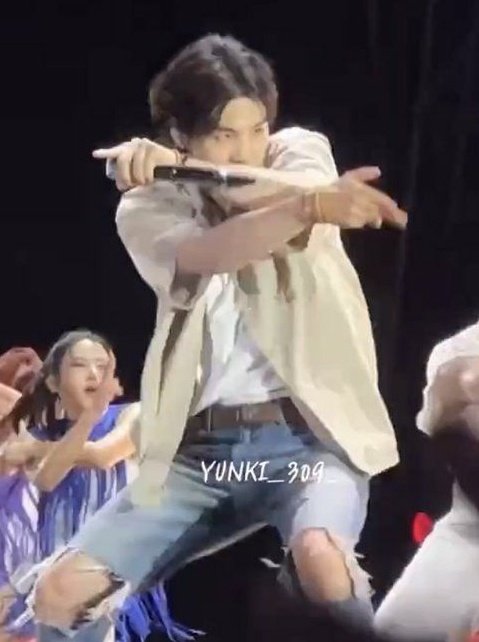 sopessun's tweet photo. "you came"                             "you called"

SUMMER SWAG                       SUMMER SWAG 
2022                                                2025 https://t.co/YuC3vjOT2g