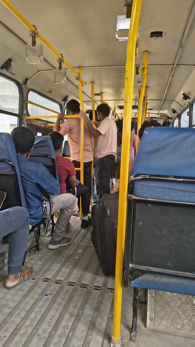 kdevforum's tweet photo. @BMTC_BENGALURU bus from JP Morgan to Kasavanahalli via Sarjapur road costs 23 Rs Vs 272 Rs #Olacab/160Rs auto.
#500EB on weekend is full & we should thank all these citizens due to which easily 40 pvt vehicles are less on Sarjapur Road!
We need V500HS,500EB,500CS every 10min! https://t.co/TXanp3slrb