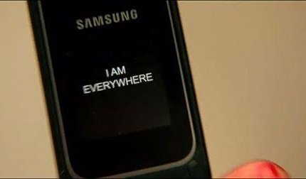 Rewatch LUCY (2014). 

Lucy berangkat dari pertanyaan imajinatif:Bagaimana jika manusia bisa mengakses seluruh kapasitas otaknya?

Meski tidak sinkron secara neuroscience, tapi film yang dulu jadi diskusi santer &amp; pemaknaan filosofis. Dan ditonton lagi sekarang masih amat bisa