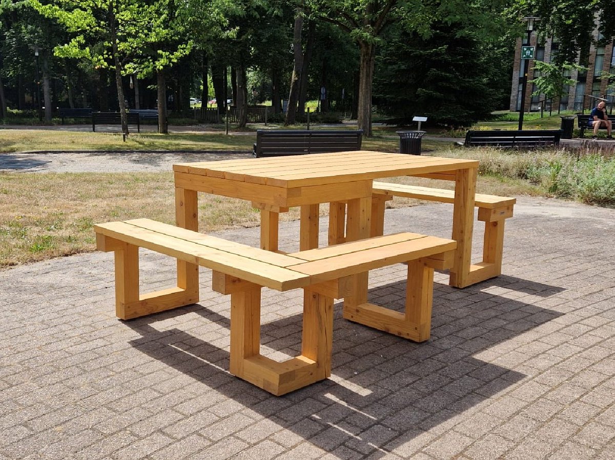 mauritsvw's tweet photo. Voor het @MrcAardenburg hebben wij twee rolstoelvriendelijke picknicktafels mogen maken. Het MRC Aardenburg is het revalidatiecentrum van het @Defensie voor militairen en burgers.

Ontwerp: Joop Luken. Copyright: TENSO.

https://t.co/oc2bdKfLCQ

#rolstoel #picknicktafel #defensie https://t.co/iv5dmVrIvl