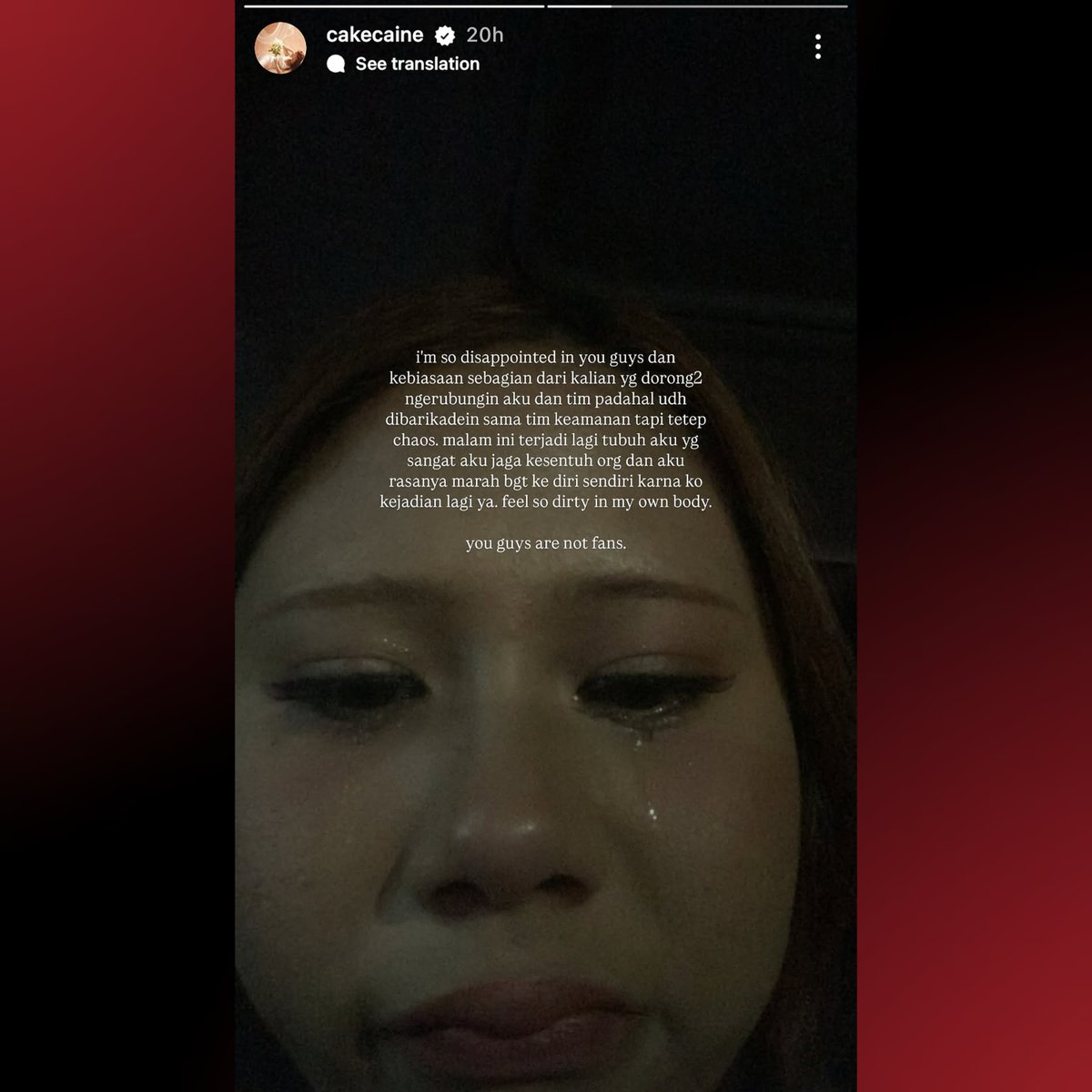 iPopBase's tweet image. Nadin Amizah shed tears as she calls out the public harassment she received during her last show:

“feel so dirty in my own body. You guys are not fans.”