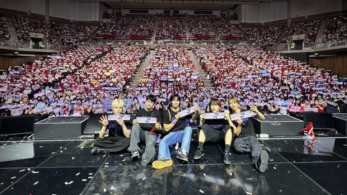 [📸] 2025 N.Flying LIVE ‘&amp;CON4 : FULL CIRCLE’ in Busan Day 2

엔피아의 사랑을 마주했던 엔콘4 부산 💥
열기도 함성도 행복도 최고였다 〰️👊

#NFlying #엔플라잉 #엔콘 #FULL_CIRCLE