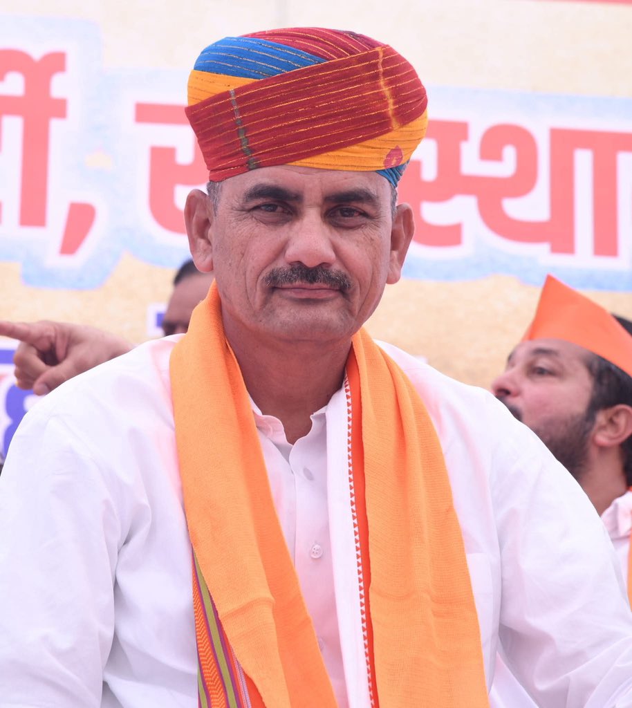 BhatraPradeep's tweet photo. भाजपा राजस्थान के पूर्व प्रदेश उपाध्यक्ष आदरणीय श्री माधोराम जी चौधरी को जन्मदिवस की हार्दिक बधाई एवं शुभकामनाएं।

ईश्वर से यही प्रार्थना है कि ईश्वर आपको सदैव स्वस्थ, सुखी एवं दीर्घायु जीवन प्रदान करें।
@madhorambjp https://t.co/NcwARYXTgJ