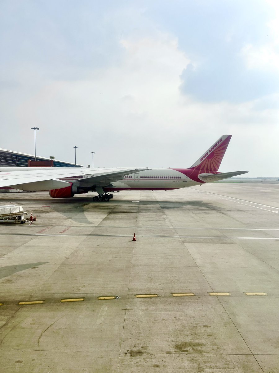 Weekend feels best when it’s a flight on my favourite bird. Hey you gorgeous bird, <a href="/Boeing/">The Boeing Company</a> 777! The generous 2BHK leg-space is a bliss.❤️✈️

AI441 | VT-ALQ | B77W | FL360-380

#Avgeek #Aviation #AirIndia <a href="/airindia/">Air India</a>