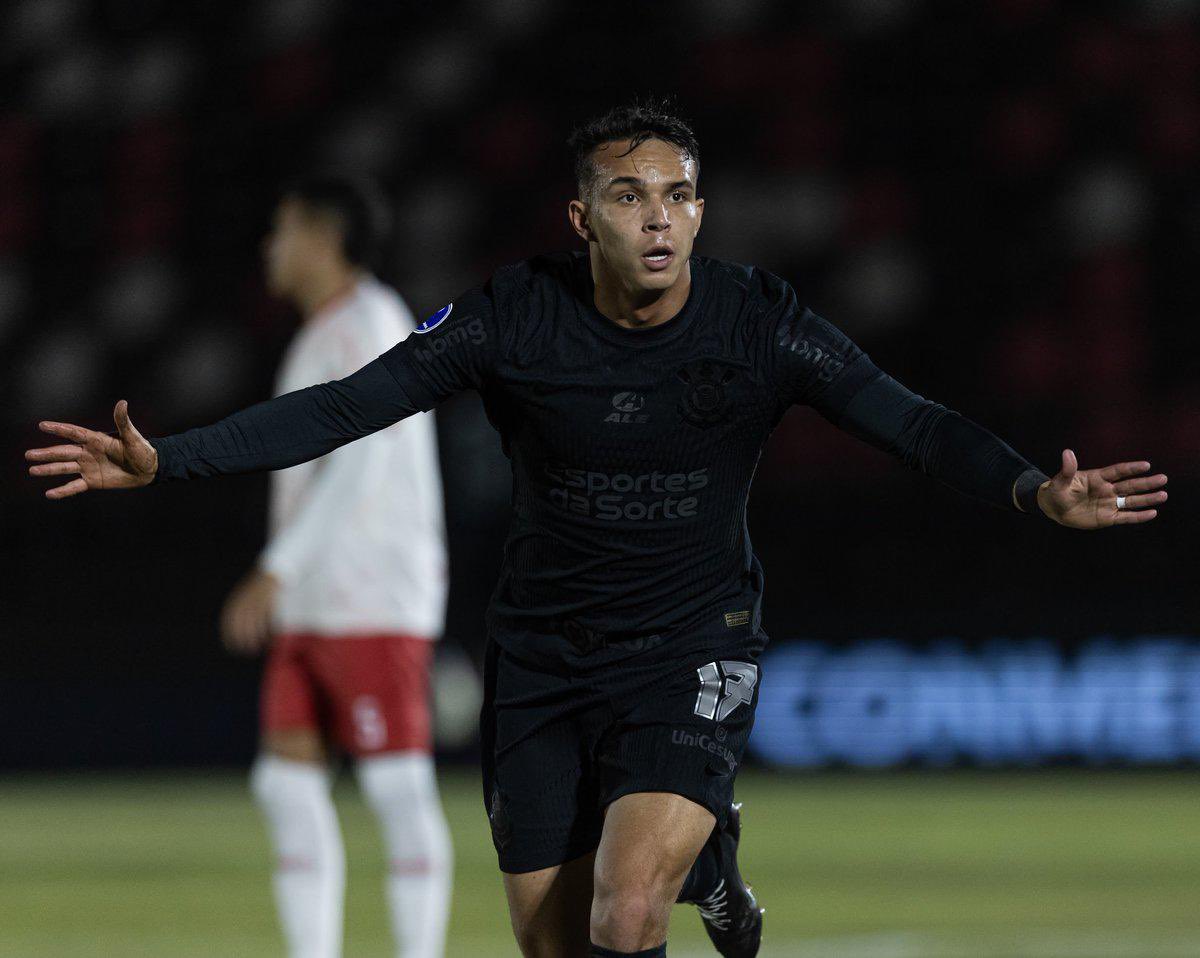 Fabrizio Romano (@fabrizioromano) on Twitter photo 🇮🇹🇧🇷 Serie A side Hellas Verona agree deal to sign Brazilian striker Giovane Santana do Nascimiento.
He’s left Corinthians and starts new chapter in Italy. <a href="/MatteMoretto/">Matteo Moretto</a> 🇮🇹🇧🇷 Serie A side Hellas Verona agree deal to sign Brazilian striker Giovane Santana do Nascimiento.
He’s left Corinthians and starts new chapter in Italy. <a href="/MatteMoretto/">Matteo Moretto</a>