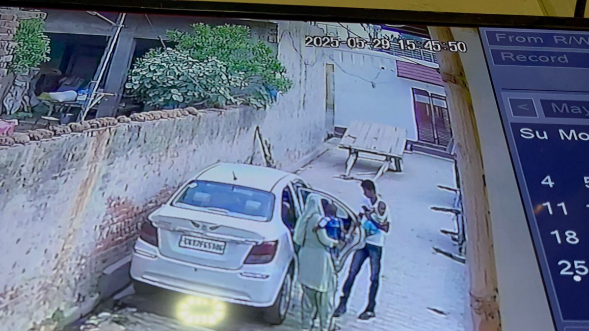 डीजीपी <a href="/dgpup/">DGP UP</a> साहब, कृपया ध्यान दें।
मुजफ्फरनगर के मीरापुर थाने में 29 मई 2025 की FIR पर सवाल! नाजिम पर छेड़छाड़-धमकी का आरोप, पर वह घटना के समय गढ़ मुक्तेश्वर में था, CCTV फुटेज मौजूद। थाना प्रभारी ने बिना जांच FIR दर्ज की? <a href="/dgpup/">DGP UP</a>
 से मांग: दोषी पुलिसकर्मियों पर कार्रवाई हो!