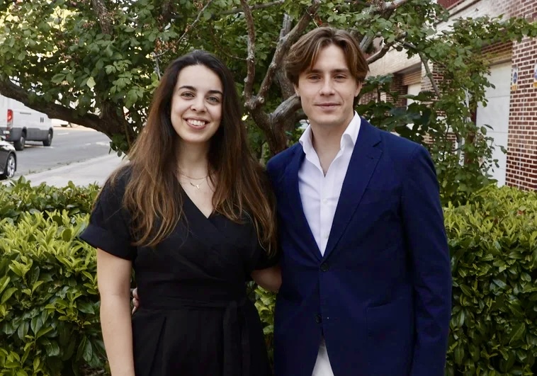 “Los dos salmantinos que han aprobado la oposición de registrador de la propiedad en tan solo tres años”.
Por <a href="/mariaregmar/">Maria Regadera</a> en <a href="/LaGacetaSA/">La Gaceta de Salamanca</a>

Daniel Ferrán y Esther Vicente, graduados en Derecho por la <a href="/usal/">Universidad de Salamanca</a>, han aprobado recientemente las oposiciones de registrador de la propiedad,