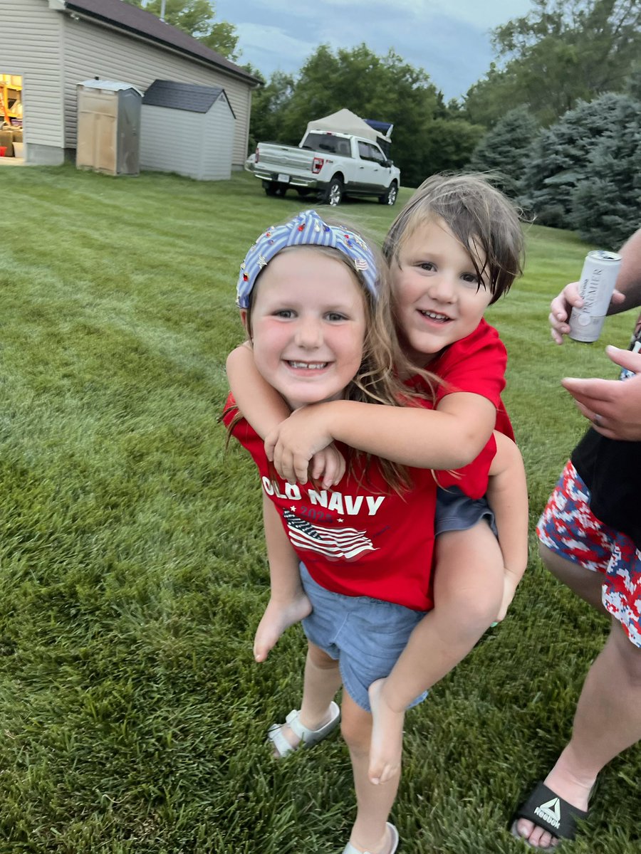 CoachAaronTerry's tweet image. Happy 4th from the Terrys!!