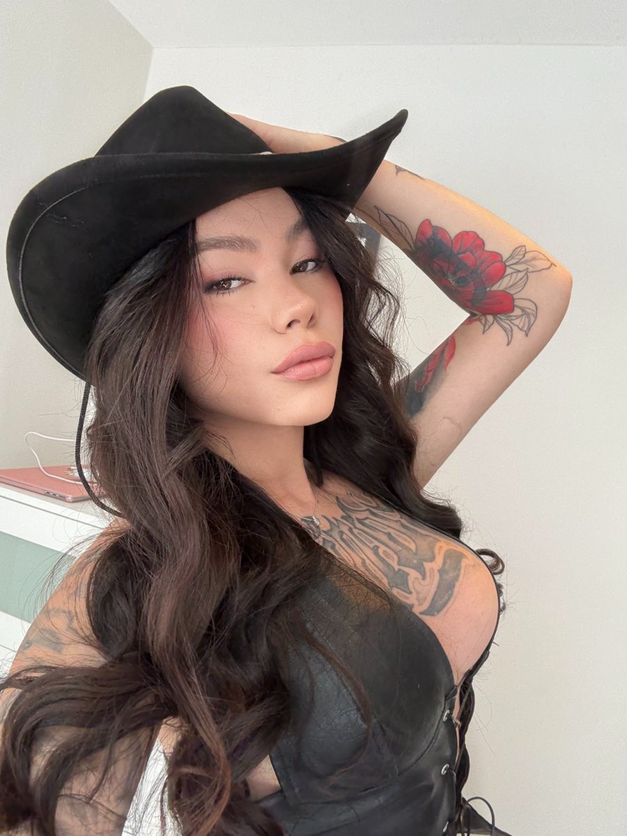 Bruna 💋 tweet media