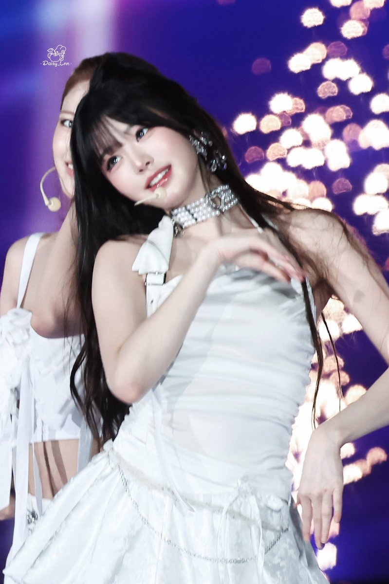 Daisy_Lnn's tweet image. 25.07.05
#μμ΄λΈ #IVE #μ₯μμ #JANGWONYOUNG #μμ #WONYOUNG #γ¦γ©γγ§γ³