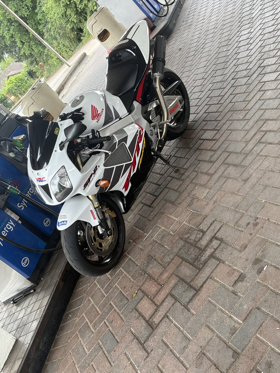 DEESY#76 tweet media